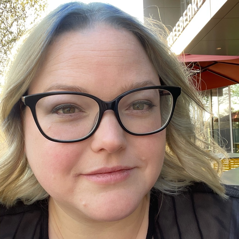 Meet your Posher, Cassandra